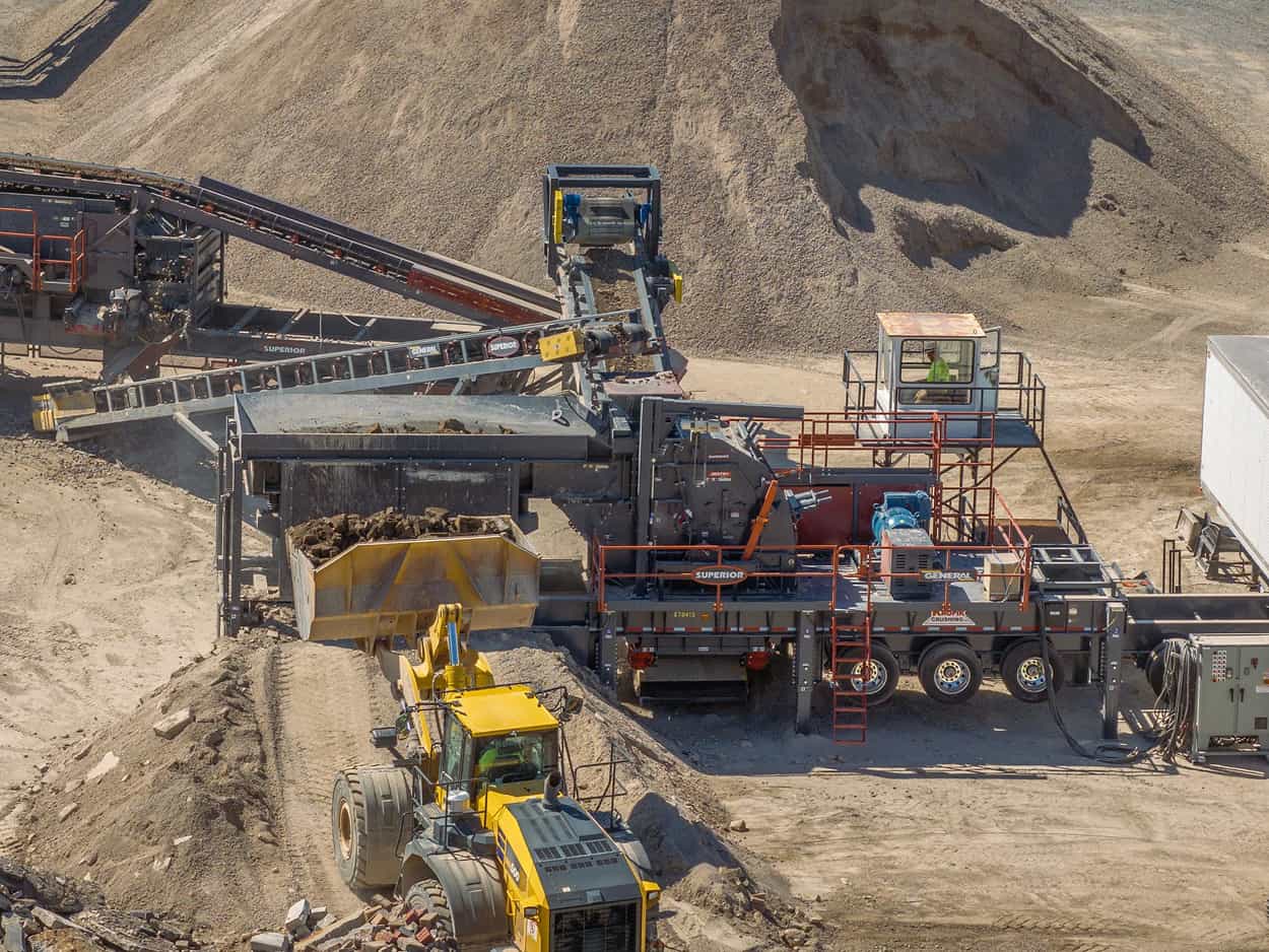 SR5155 Sentry Portable HSI Plant recycling concrete at Knopik Crushing site in Farmington, Minnesota