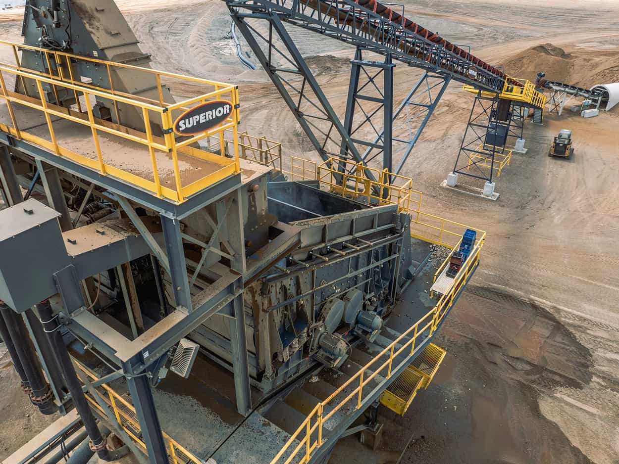 Anthem inclined screen processing aggregate at plant in Northwest Iowa