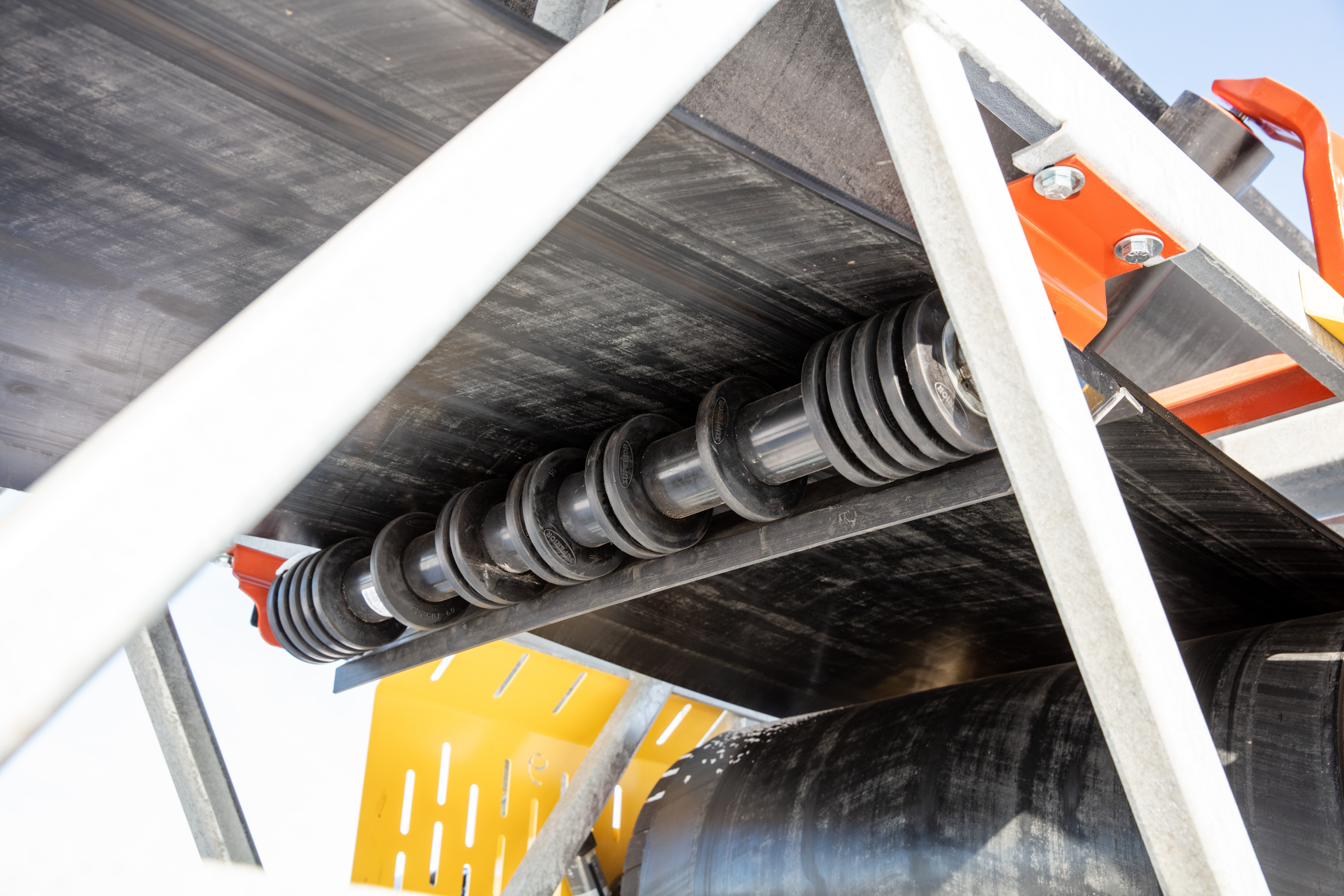 rubber return idler roll