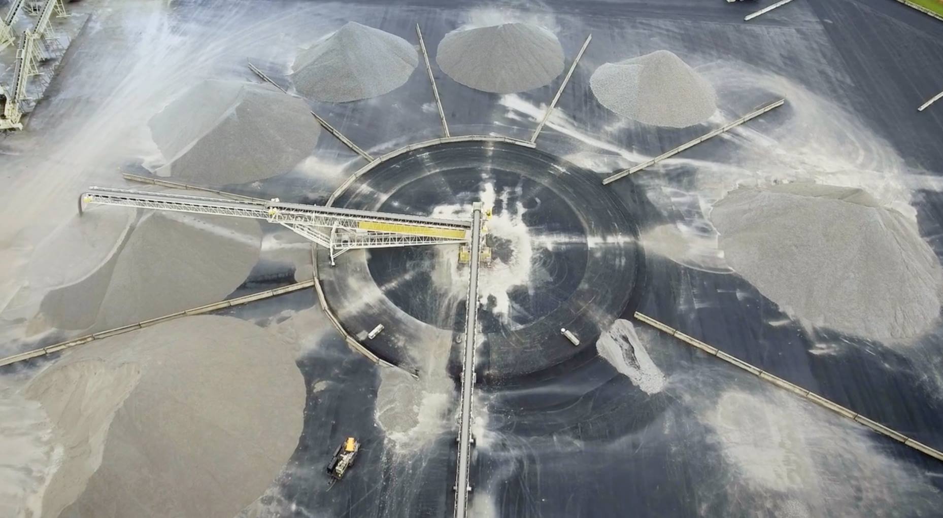 TeleStacker Conveyor stockpiles rail asphalt