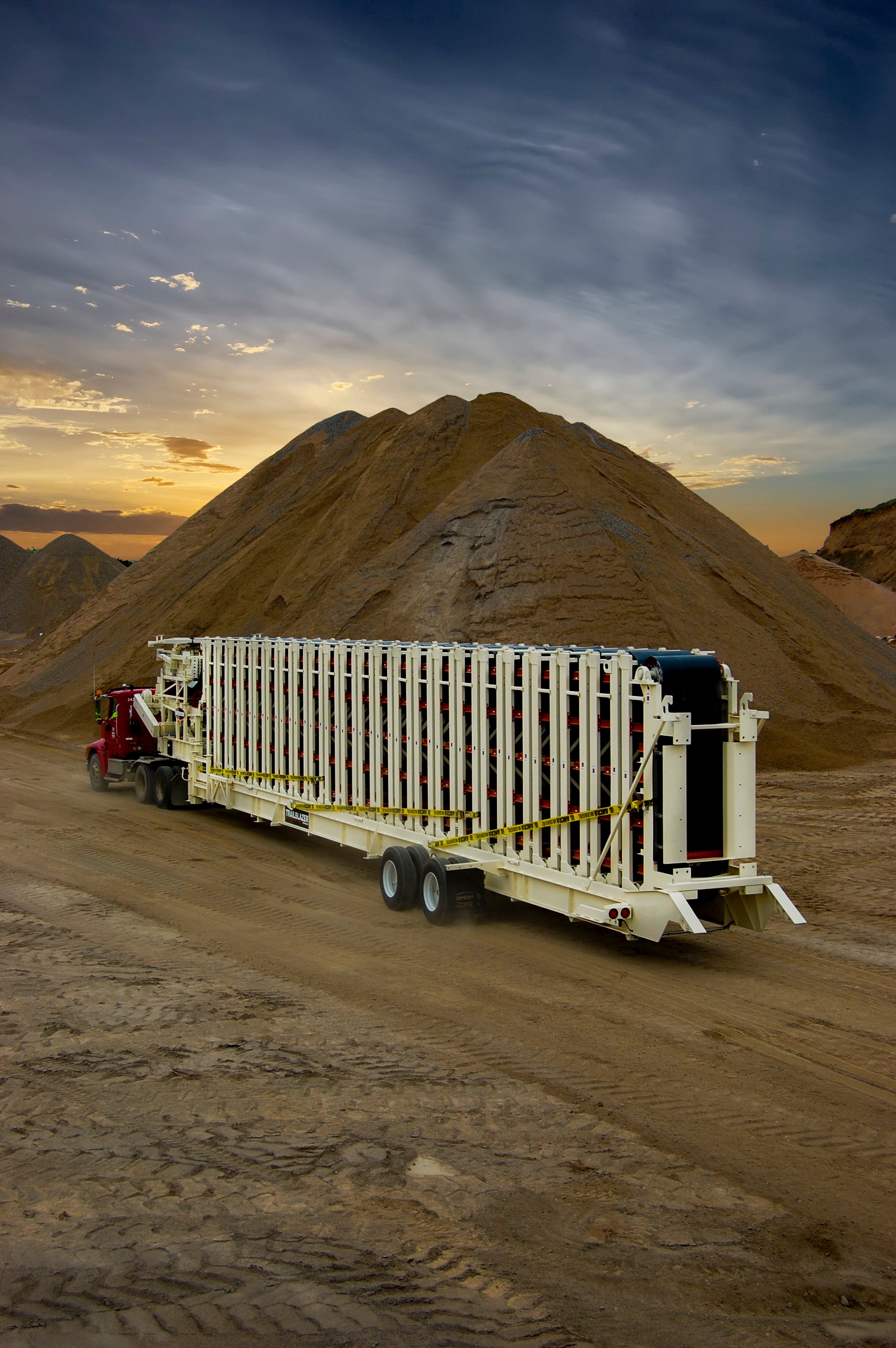 Trailblazer Conveyor at sunset 05-2010_155-EDT2