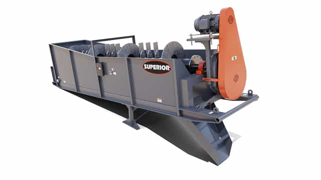 3D rendering of the Superior® Blade Mill washer featuring a single-shaft design with spiral paddles for cleaning and dewatering pre-screened aggregate material.