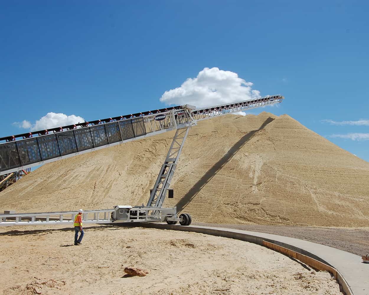 Hi-Crush frac sand industry using TeleStacker Conveyor