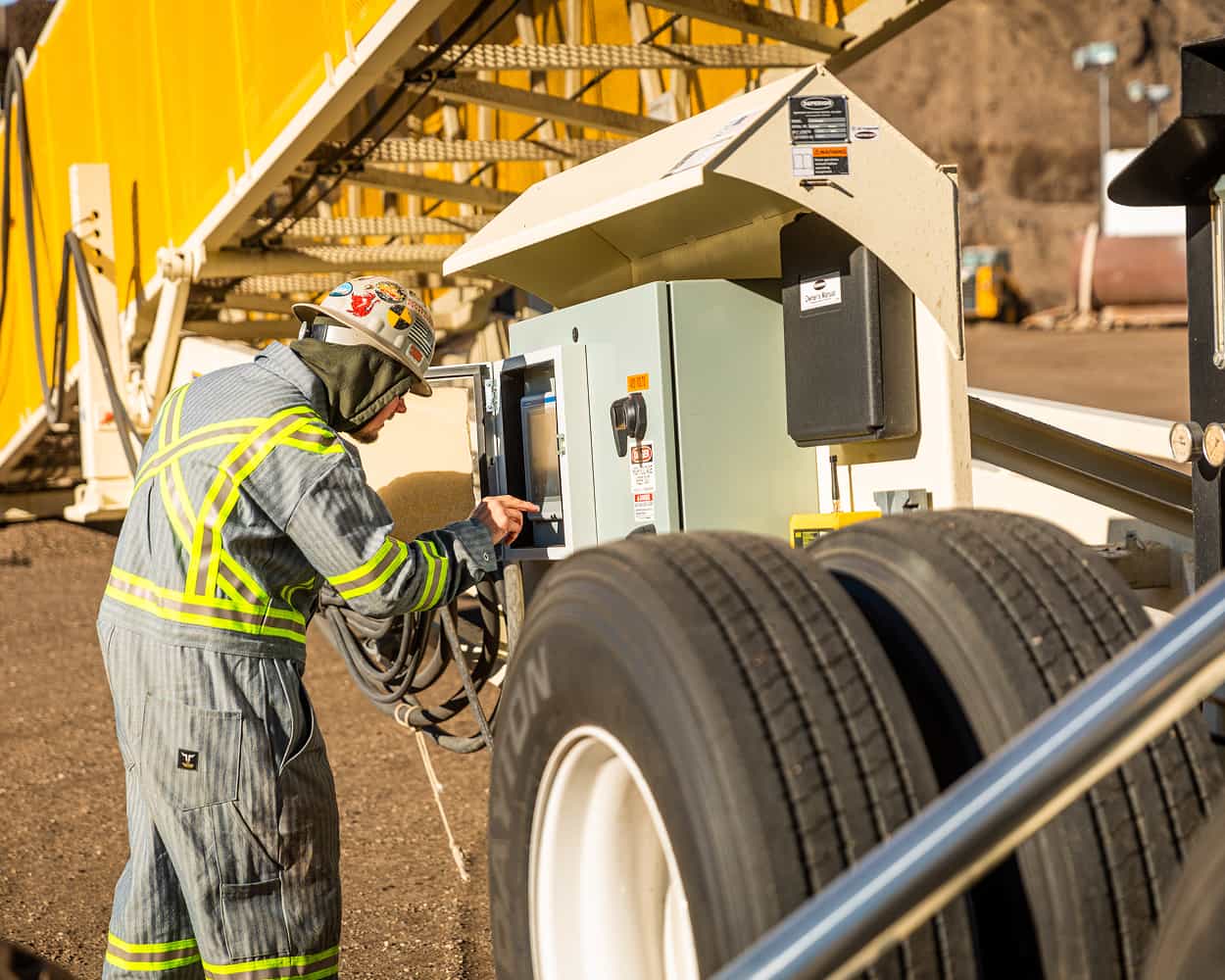 Geneva Rock in Salt Lake City UT adjusting TeleStacker Conveyor