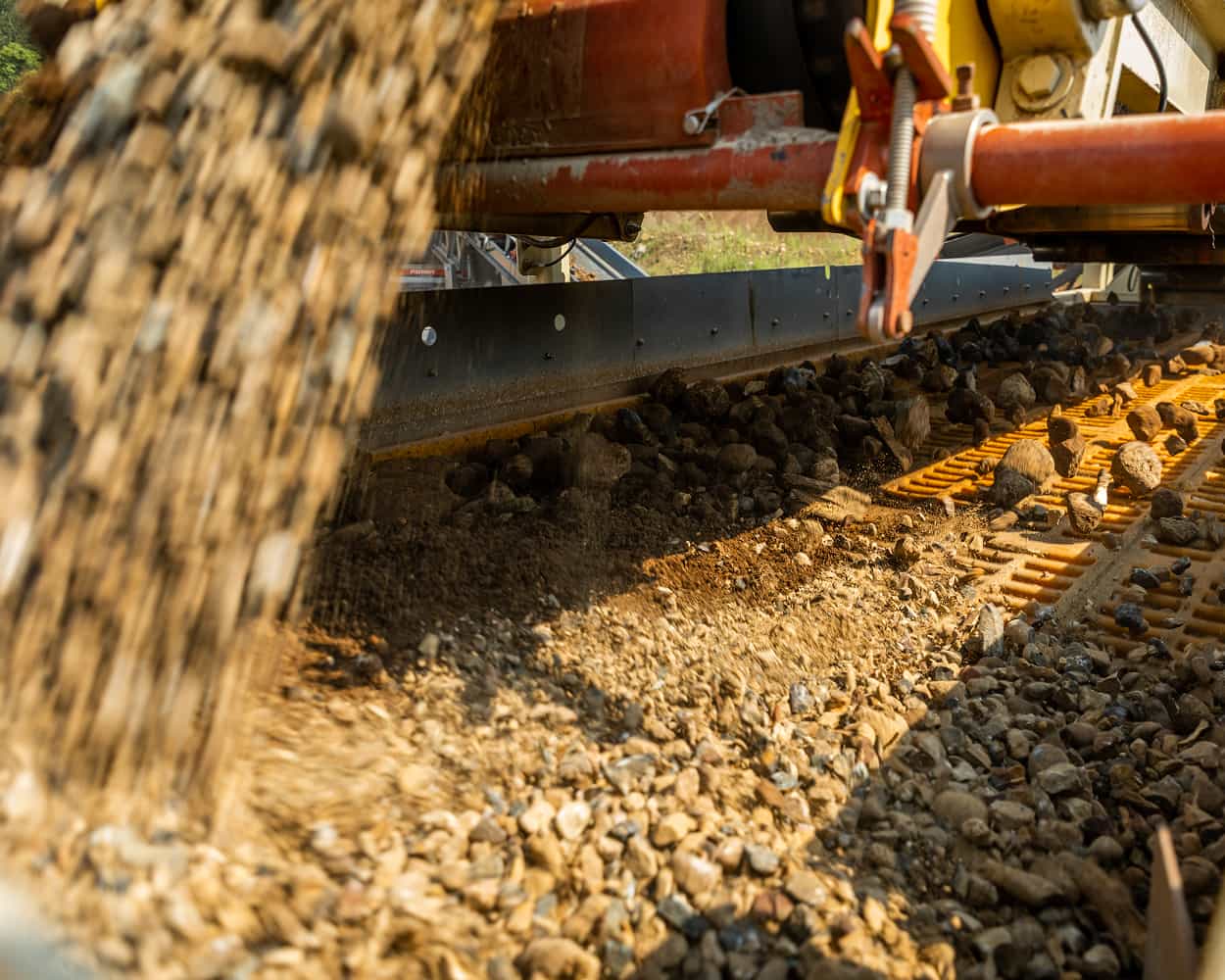 Closeup of feed on screen of portable plant Hopkins Sand and Gravel WI