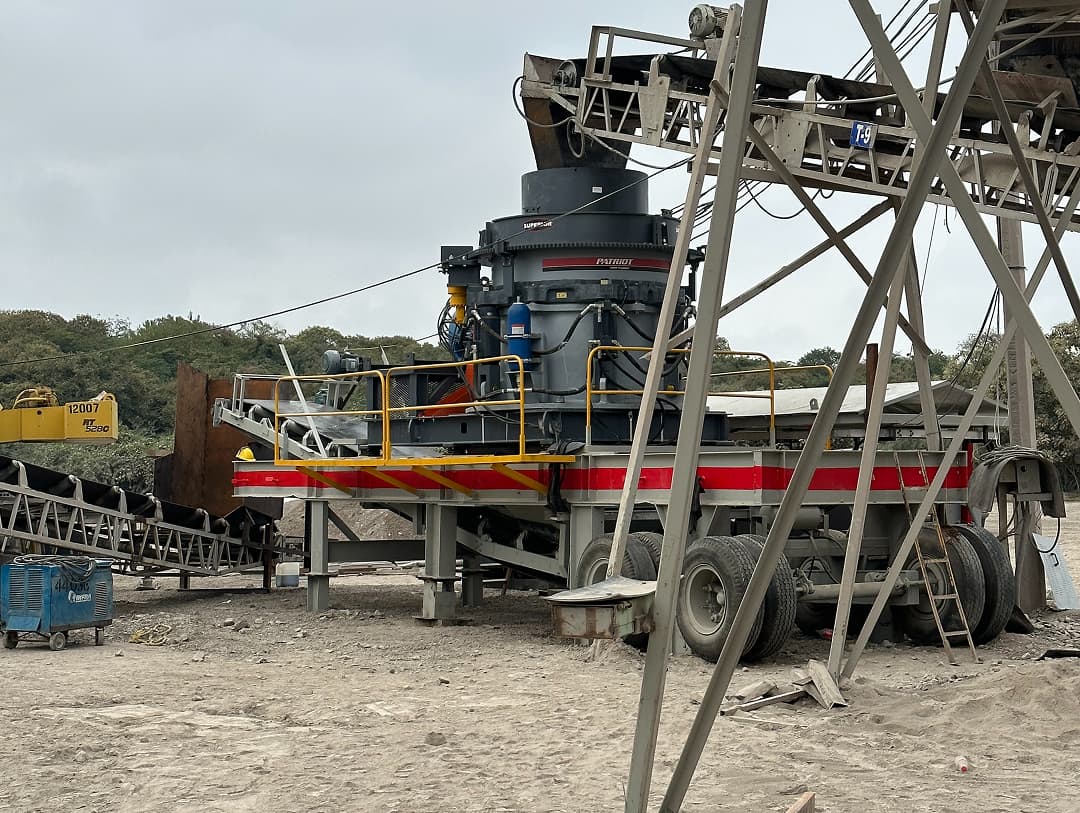 Asfaltos Guadalajara in Mexico crushing stone with P400