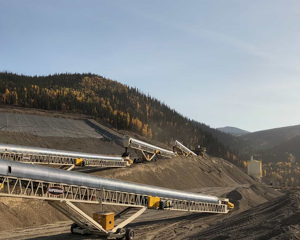 Heap leach conveyor setup from distance