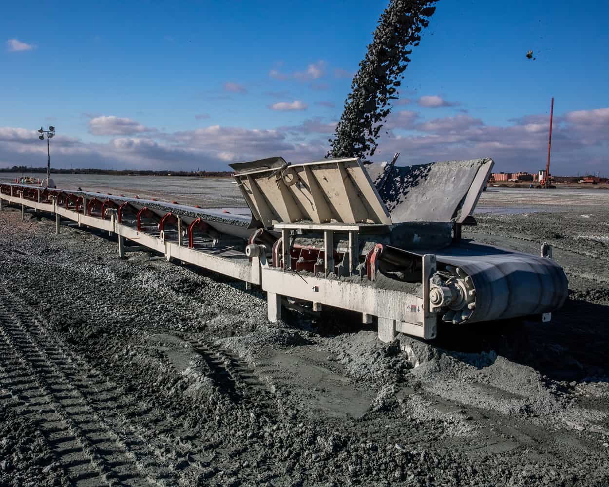 Trailblazer Conveyor at Carver Company loading at tail end