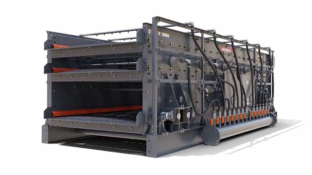 3D rendering of the Guardian® triple-shaft horizontal screen with integrated spray system for precision material washing and high-capacity screening applications.