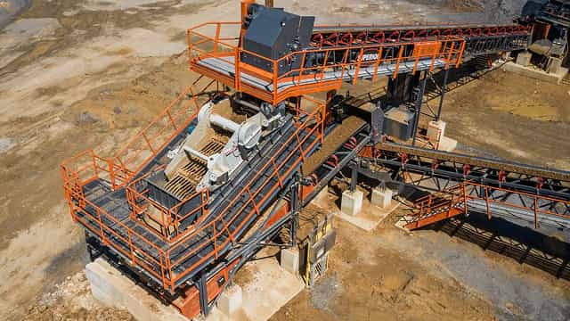 Anthem Inclined Screen in scalping application downstream from a primary crusher