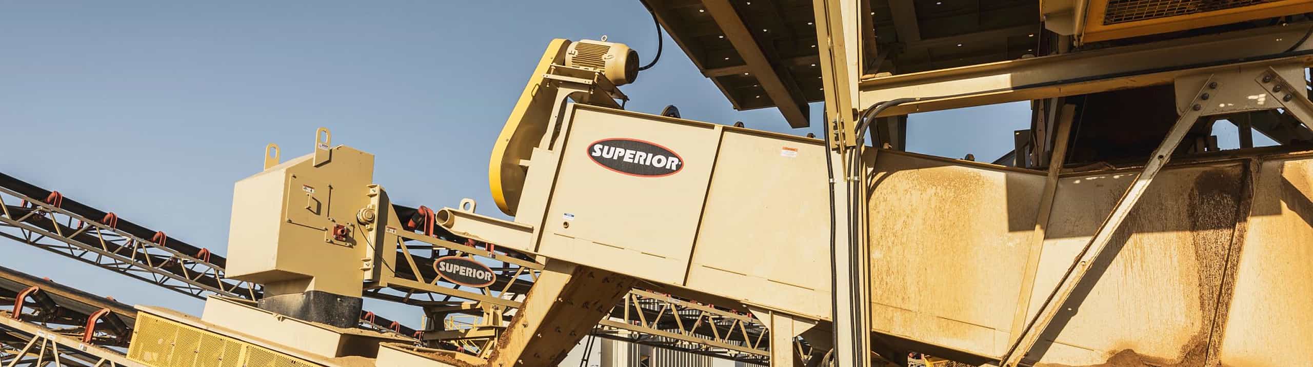 Coarse Material Washer in operation feeding conveyor at California wash plant