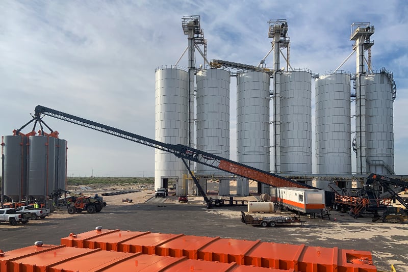 Sistema de transporte TeleStacker - carregamento de silos e depósitos - 04 por Superior Industries