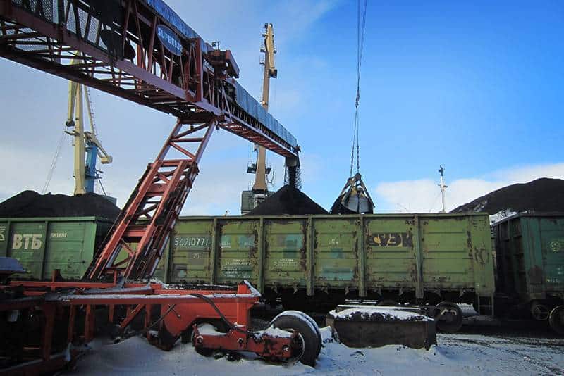 Rail Loading at Port of Murmansk, Russia | Superior Industries